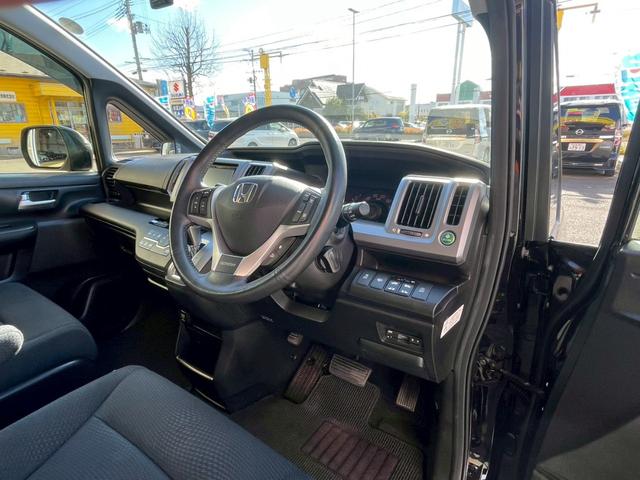 ステップワゴンスパーダ Ｓ　４ＷＤ　禁煙車　クラリオンＳＤナビ　ＣＤ　ＤＶＤ　フルセグテレビ　バックカメラ　アルパインフリップダウン　両側パワースライドドア　ワンオーナー　クルーズコントロール　前後ドライブレコーダー（41枚目）