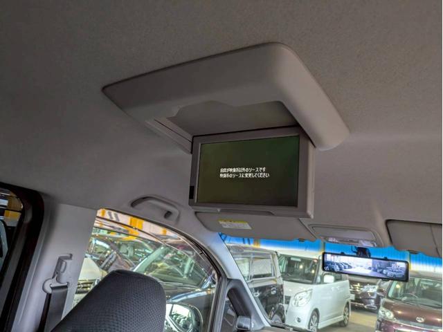 ステップワゴンスパーダ Ｚ　インターナビセレクション　純正インタ－ナビ　ＣＤ　ＤＶＤ再生　バックカメラ　両側パワースライドドア　フリップダウンモニター　パドルシフト　デジタルル－ムミラ－　前後ドライブレコーダー　クルーズコントロール　ＥＴＣ（8枚目）