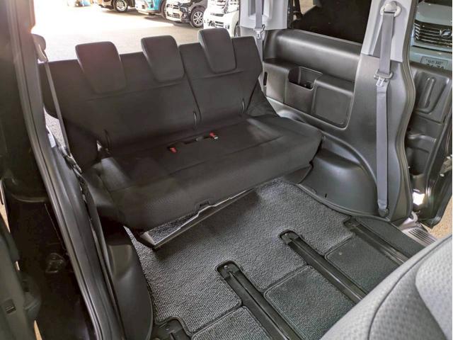 ステップワゴンスパーダ Ｚ　インターナビセレクション　純正インタ－ナビ　ＣＤ　ＤＶＤ再生　バックカメラ　両側パワースライドドア　フリップダウンモニター　パドルシフト　デジタルル－ムミラ－　前後ドライブレコーダー　クルーズコントロール　ＥＴＣ（22枚目）