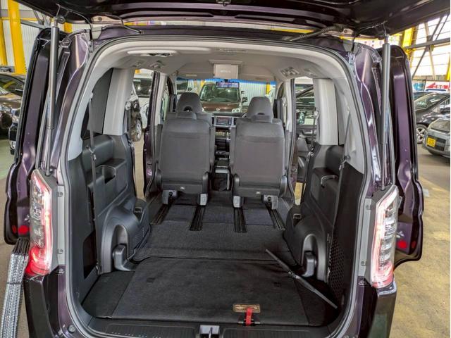 ステップワゴンスパーダ Ｚ　インターナビセレクション　純正インタ－ナビ　ＣＤ　ＤＶＤ再生　バックカメラ　両側パワースライドドア　フリップダウンモニター　パドルシフト　デジタルル－ムミラ－　前後ドライブレコーダー　クルーズコントロール　ＥＴＣ（26枚目）