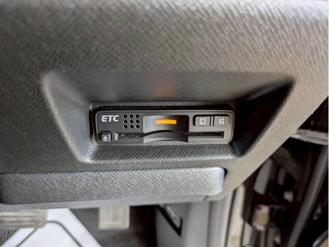 ステップワゴンスパーダ Ｚ　インターナビセレクション　純正インタ－ナビ　ＣＤ　ＤＶＤ再生　バックカメラ　両側パワースライドドア　フリップダウンモニター　パドルシフト　デジタルル－ムミラ－　前後ドライブレコーダー　クルーズコントロール　ＥＴＣ（38枚目）