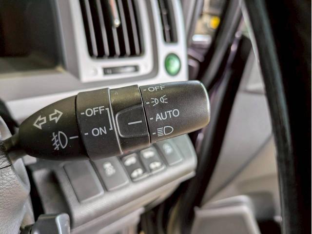 ステップワゴンスパーダ Ｚ　インターナビセレクション　純正インタ－ナビ　ＣＤ　ＤＶＤ再生　バックカメラ　両側パワースライドドア　フリップダウンモニター　パドルシフト　デジタルル－ムミラ－　前後ドライブレコーダー　クルーズコントロール　ＥＴＣ（40枚目）