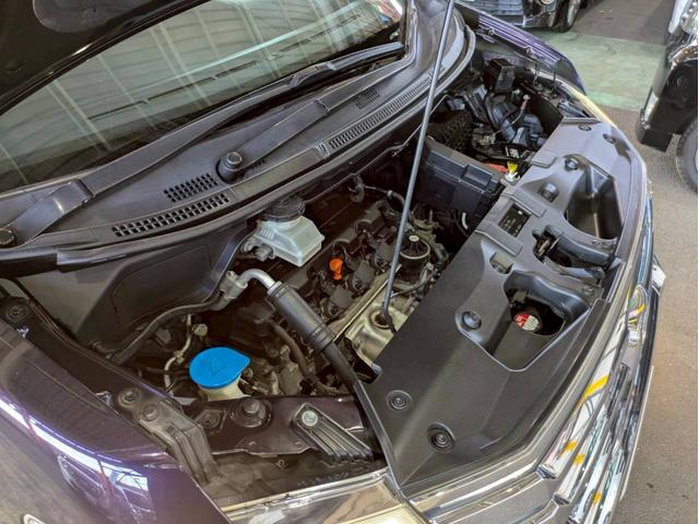 ステップワゴンスパーダ Ｚ　インターナビセレクション　純正インタ－ナビ　ＣＤ　ＤＶＤ再生　バックカメラ　両側パワースライドドア　フリップダウンモニター　パドルシフト　デジタルル－ムミラ－　前後ドライブレコーダー　クルーズコントロール　ＥＴＣ（46枚目）