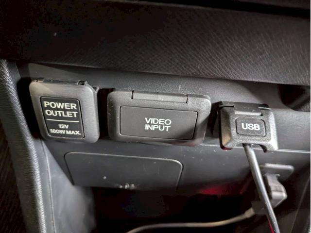 ステップワゴンスパーダ Ｚ　インターナビセレクション　純正インタ－ナビ　ＣＤ　ＤＶＤ再生　バックカメラ　両側パワースライドドア　フリップダウンモニター　パドルシフト　デジタルル－ムミラ－　前後ドライブレコーダー　クルーズコントロール　ＥＴＣ（61枚目）