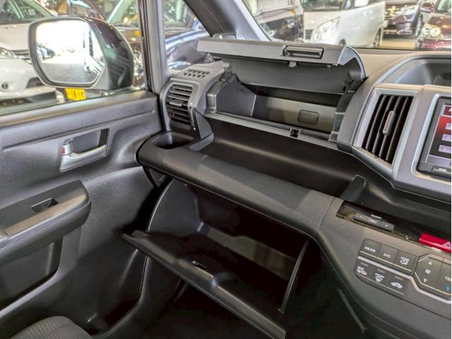 ステップワゴンスパーダ Ｚ　インターナビセレクション　純正インタ－ナビ　ＣＤ　ＤＶＤ再生　バックカメラ　両側パワースライドドア　フリップダウンモニター　パドルシフト　デジタルル－ムミラ－　前後ドライブレコーダー　クルーズコントロール　ＥＴＣ（64枚目）