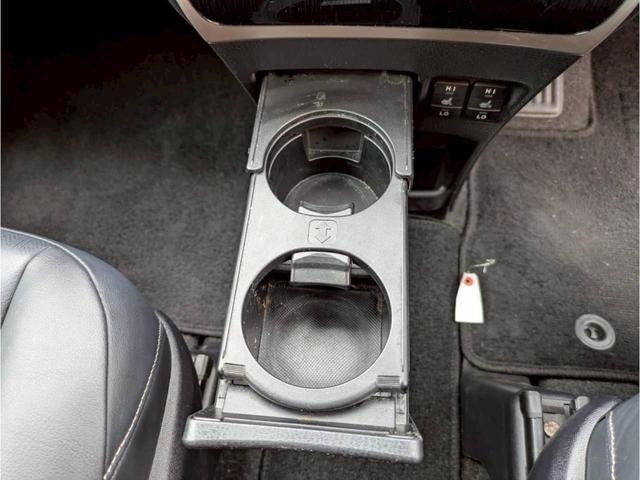 エスクァイア Gi ブラックテーラード アルパイン10インチメモリーナビ CDDVD再生 バックカメラ ブルートゥース フルセグトヨタセーフティセンスC 両側パワースライドドア アイドリングストップ ステアリングスイッチ ツインムーンルーフ(52枚目)