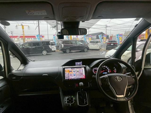 ノア Ｇ　カロッツェリア９インチＳＤナビ　ブルートゥース　フルセグテレビ　ＤＶＤ　ＳＤ録音　ビルトインＥＴＣ　デュアルオートエアコン　左パワースライドドア　ＶＳＣ　アイドリングストップ　ドラレコ（9枚目）