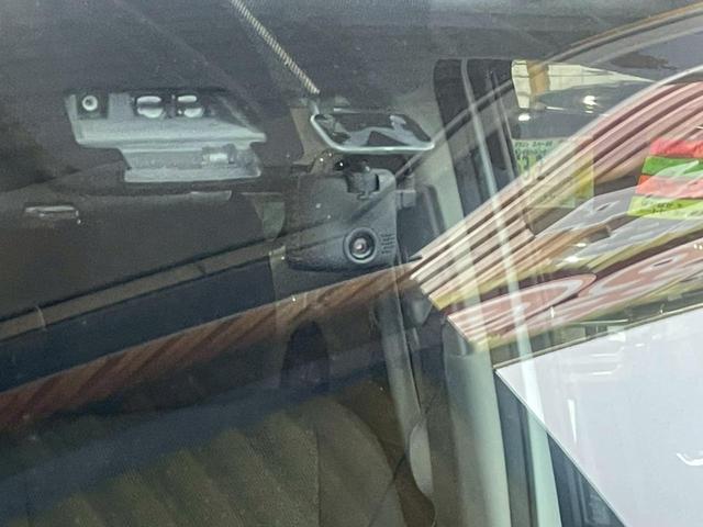 ノア Ｇ　カロッツェリア９インチＳＤナビ　ブルートゥース　フルセグテレビ　ＤＶＤ　ＳＤ録音　ビルトインＥＴＣ　デュアルオートエアコン　左パワースライドドア　ＶＳＣ　アイドリングストップ　ドラレコ（62枚目）