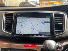 純正９インチプレミアムインターナビ。大きなナビが付いております！！やはりミニバンのナビは大型に限ります♪新品を買うととても高額ですが最初から付いていると嬉しいですネ☆ 2