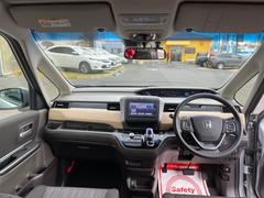 ☆内装美車☆ダッシュボードもシートも当然キレイ・清潔に仕上げております。内装のキレイなお車は気持ちがいいですし、コンディションのいい車が多いんです♪２５０１０１２２ 2