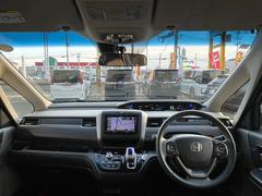 ☆内装美車☆ダッシュボードもシートも当然キレイ・清潔に仕上げております。内装のキレイなお車は気持ちがいいですし、コンディションのいい車が多いんです♪２５０２００８２ 2