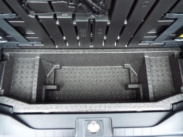 タント ファンクロスターボ　スマートアシストブレーキ　横滑り防止付き　両側パワースライドドア　ＣＶＴ　エコアイドル　ＬＥＤヘッドライト・フォグランプ　シートヒーター　クルーズコントロール　電動格納式ドアミラー　パーキングセンサー　プッシュスタート　ステアリングスイッチ（34枚目）