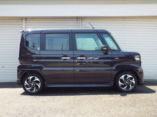 スペーシアカスタム ハイブリッドＸＳターボ　４ＷＤ　両側パワースライドドア　デュアルセンサーブレーキサポート２　ヘッドアップディスプレイ　クルーズコントロール　アイドリングストップ　横滑り防止付き　オートハイビーム　ＬＥＤヘッドライト・フォグランプ　ハーフレザーシート（45枚目）