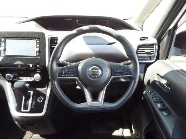 セレナ Ｘ　ナビＴＶ　ＤＶＤ　ＣＤ　Ｂｌｕｅｔｏｏｔｈ　アラウンドビューモニター　フリップダウンモニター　両側パワースライドドア　エマージェンシーブレーキ　アイドリングストップ　オートライト　ＬＥＤヘッドライト　クルーズコントロール　パーキングセンサー（7枚目）