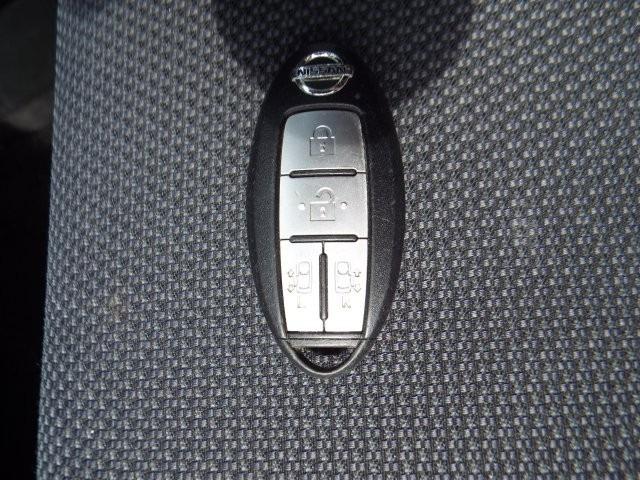 セレナ Ｘ　ナビＴＶ　ＤＶＤ　ＣＤ　Ｂｌｕｅｔｏｏｔｈ　アラウンドビューモニター　フリップダウンモニター　両側パワースライドドア　エマージェンシーブレーキ　アイドリングストップ　オートライト　ＬＥＤヘッドライト　クルーズコントロール　パーキングセンサー（25枚目）