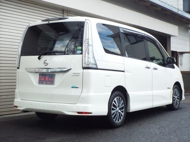 セレナ ハイウェイスター　Ｖセレ＋セーフティＩＩ　ＳＨＶ　エマージェンシーブレーキ　アイドリングストップ　ナビＴＶ　ＤＶＤ　ＣＤ　Ｂｌｕｅｔｏｏｔｈ　アラウンドビューモニター　ＥＴＣ　ＬＥＤヘッドライト　横滑り防止付き　クルーズコントロール　両側電動ドア（5枚目）