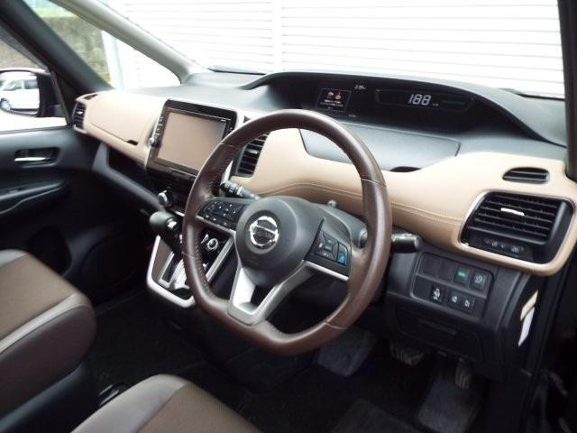 セレナ ＨＷＳプロパイロットエディション　４ＷＤ　純正９型ナビＴＶ　フリップダウンモニター　バックカメラ　エマージェンシーブレーキ　プロパイロット　アイドリングストップ　オートライト　クルーズコントロール　ＬＥＤヘッドライト・フォグ　両側ハンズフリーオートスライドドア（28枚目）