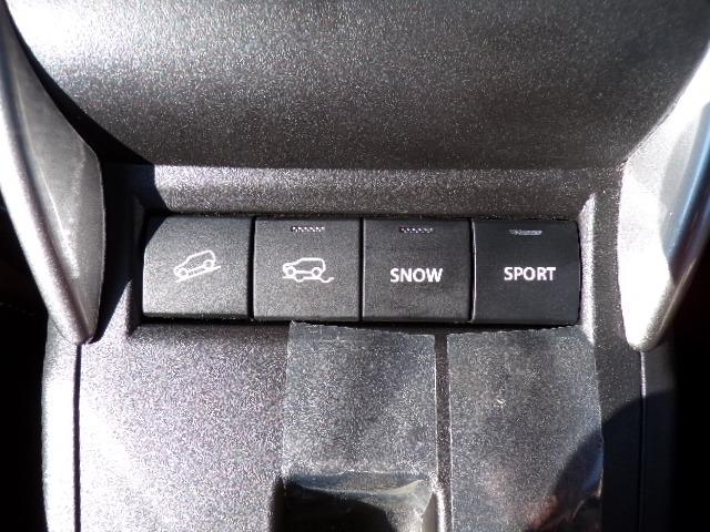 フロンクス ベースグレード 4WD 9型全方位モニター付きナビTV スズキコネクト デュアルセンサーブレーキ2 アイドリングストップ LEDヘッドライト クルーズコントロール オートハイビーム シートヒーター ハーフレザーシート 置くだけ充電 ヘッドアップディスプレイ(14枚目)