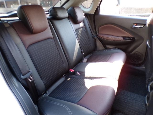 フロンクス ベースグレード 4WD 9型全方位モニター付きナビTV スズキコネクト デュアルセンサーブレーキ2 アイドリングストップ LEDヘッドライト クルーズコントロール オートハイビーム シートヒーター ハーフレザーシート 置くだけ充電 ヘッドアップディスプレイ(43枚目)