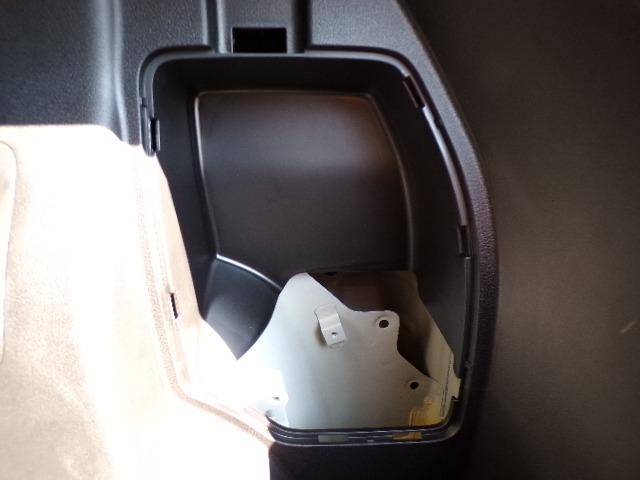 フロンクス ベースグレード 4WD 9型全方位モニター付きナビTV スズキコネクト デュアルセンサーブレーキ2 アイドリングストップ LEDヘッドライト クルーズコントロール オートハイビーム シートヒーター ハーフレザーシート 置くだけ充電 ヘッドアップディスプレイ(47枚目)