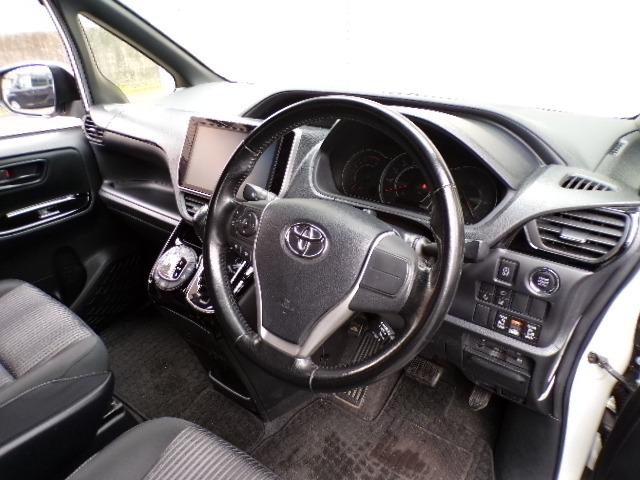 ヴォクシー ZS 4WD 10.5型ナビTV DVD CD Bt バックカメラ トヨタセーフティセンス 両側パワースライドドア CVT アイドリングストップ LEDヘッドライト・フォグ ETC クルーズコントロール オートハイビーム プッシュスタート(27枚目)