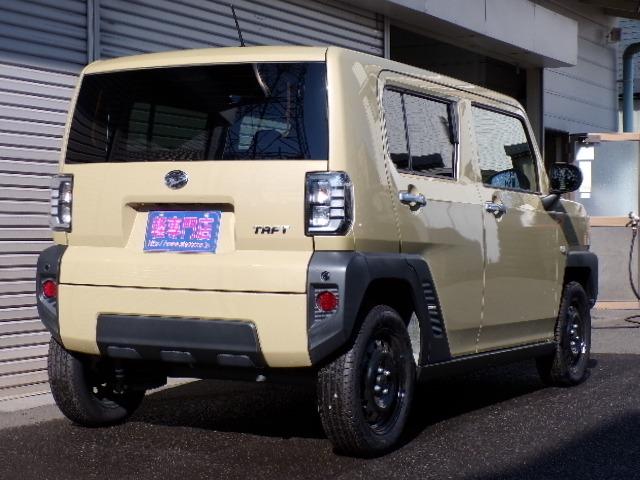 タフト Ｘスカイトップフィール　ディスプレイオーディオ　バックカメラ　ＣＤステレオ　アイドリングストップ　オートライト　オートハイビーム　ＬＥＤヘッドライト　プライバシーガラス　パーキングセンサー　電動格納ドアミラー　ステアリングスイッチ　プッシュスタート（5枚目）