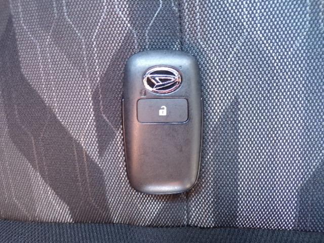 タフト Ｘスカイトップフィール　ディスプレイオーディオ　バックカメラ　ＣＤステレオ　アイドリングストップ　オートライト　オートハイビーム　ＬＥＤヘッドライト　プライバシーガラス　パーキングセンサー　電動格納ドアミラー　ステアリングスイッチ　プッシュスタート（21枚目）