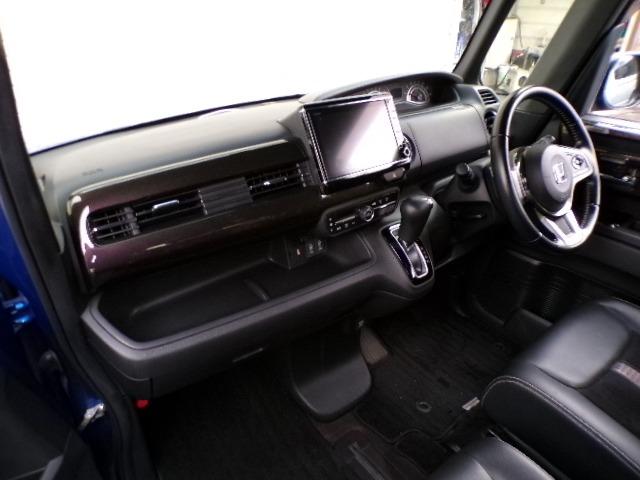 Ｎ－ＢＯＸカスタム Ｇ・ＥＸターボホンダセンシング　８型ナビＴＶ　ＤＶＤ　ＣＤ　Ｂｌｕｅｔｏｏｔｈ　バックカメラ　両側パワースライドドア　アイドリングストップ　ＬＥＤヘッドライトフォグ　クルーズコントロール　ＥＴＣ　横滑り防止付き　ハーフレザーシート　純正１５インチアルミホイール（39枚目）