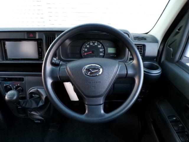 ハイゼットカーゴ クルーズ　ナビＴＶ　ＤＶＤ　ＣＤ　Ｂｌｕｅｔｏｏｔｈ　バックカメラ　アイドリングストップ　プライバシーガラス　電動格納ドアミラー　キーレスエントリー　マニュアル車（7枚目）