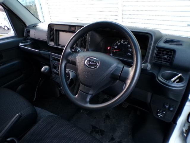 ハイゼットカーゴ クルーズ　ナビＴＶ　ＤＶＤ　ＣＤ　Ｂｌｕｅｔｏｏｔｈ　バックカメラ　アイドリングストップ　プライバシーガラス　電動格納ドアミラー　キーレスエントリー　マニュアル車（17枚目）