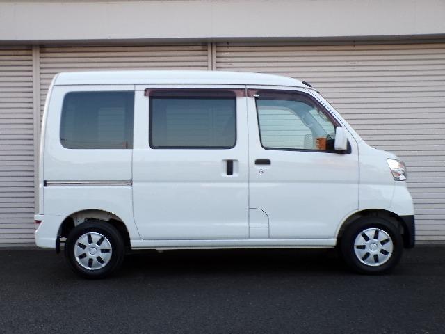 ハイゼットカーゴ クルーズ　ナビＴＶ　ＤＶＤ　ＣＤ　Ｂｌｕｅｔｏｏｔｈ　バックカメラ　アイドリングストップ　プライバシーガラス　電動格納ドアミラー　キーレスエントリー　マニュアル車（32枚目）