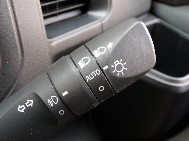 ハイゼットカーゴ ＤＸ　４ＷＤ　スマートアシストブレーキ　横滑り防止付き　ＣＶＴ　アイドリングストップ　ＬＥＤヘッドライト・フォグ　オートライト　オートハイビーム　プライバシーガラス　電動格納ドアミラー　パーキングセンサー　リアヒーターダクト　キーレスエントリー（9枚目）