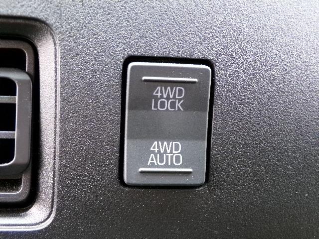 ハイゼットカーゴ ＤＸ　４ＷＤ　スマートアシストブレーキ　横滑り防止付き　ＣＶＴ　アイドリングストップ　ＬＥＤヘッドライト・フォグ　オートライト　オートハイビーム　プライバシーガラス　電動格納ドアミラー　パーキングセンサー　リアヒーターダクト　キーレスエントリー（10枚目）