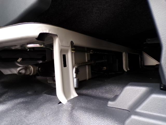 ハイゼットカーゴ ＤＸ　４ＷＤ　スマートアシストブレーキ　横滑り防止付き　ＣＶＴ　アイドリングストップ　ＬＥＤヘッドライト・フォグ　オートライト　オートハイビーム　プライバシーガラス　電動格納ドアミラー　パーキングセンサー　リアヒーターダクト　キーレスエントリー（26枚目）