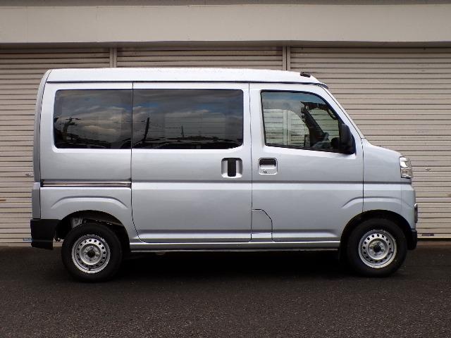 ハイゼットカーゴ ＤＸ　４ＷＤ　スマートアシストブレーキ　横滑り防止付き　ＣＶＴ　アイドリングストップ　ＬＥＤヘッドライト・フォグ　オートライト　オートハイビーム　プライバシーガラス　電動格納ドアミラー　パーキングセンサー　リアヒーターダクト　キーレスエントリー（32枚目）