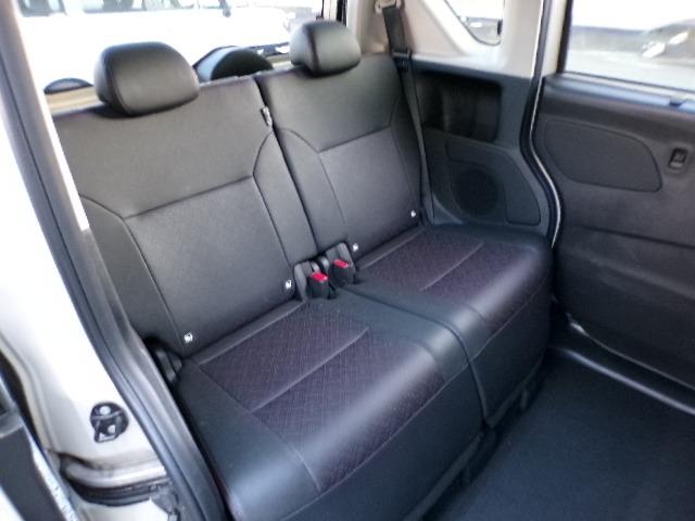 ハイゼットカーゴ ＤＸ　４ＷＤ　スマートアシストブレーキ　横滑り防止付き　ＣＶＴ　アイドリングストップ　ＬＥＤヘッドライト・フォグ　オートライト　オートハイビーム　プライバシーガラス　電動格納ドアミラー　パーキングセンサー　リアヒーターダクト　キーレスエントリー（34枚目）