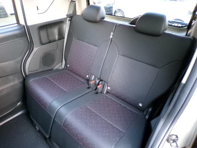 ハイゼットカーゴ ＤＸ　４ＷＤ　スマートアシストブレーキ　横滑り防止付き　ＣＶＴ　アイドリングストップ　ＬＥＤヘッドライト・フォグ　オートライト　オートハイビーム　プライバシーガラス　電動格納ドアミラー　パーキングセンサー　リアヒーターダクト　キーレスエントリー（35枚目）