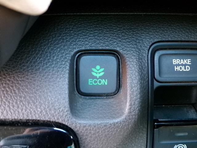 Ｎ－ＷＧＮ Ｌホンダセンシング　４ＷＤ　ギャザズナビＴＶ　ＤＶＤ　ＣＤ　Ｂｌｕｅｔｏｏｔｈ　バックカメラ　アイドリングストップ　横滑り防止付き　ＥＴＣ　プライバシーガラス　クルーズコントロール　シートヒーター　パーキングセンサー　１４インチアルミホイール　電動パーキング（11枚目）