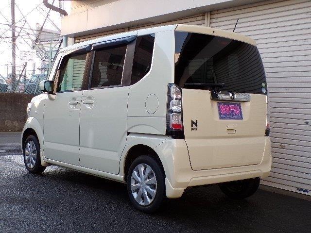N-BOX G 4WD アイドリングストップ ギャザズCDステレオ CVT アイドリングストップ 横滑り防止付き プライバシーガラス 電動格納式ドアミラー プッシュスタート ミラーヒーター ECON(6枚目)