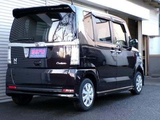 Ｎ－ＢＯＸカスタム Ｇ　ギャザズナビＴＶ　ＤＶＤ　ＣＤ　Ｂｌｕｅｔｏｏｔｈ　バックカメラ　パワースライドドア　ＣＶＴ　ディスチャージヘッドライト　アイドリングストップ　フォグランプ　横滑り防止付き　プライバシーガラス　電動格納ドアミラー　プッシュスタート　ステアスイッチ（5枚目）
