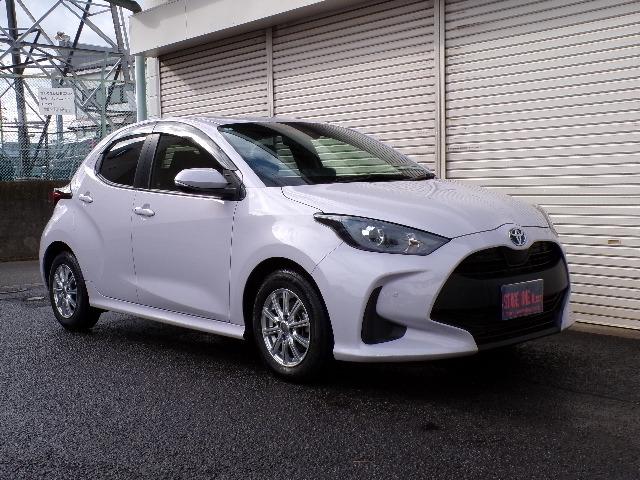 ヤリス ハイブリッドG 純正8型ディスプレイオーディオ ナビ Bt バックカメラ オートライト オートハイビーム クルーズコントロール シートヒーター 横滑り防止付 プライバシーガラス 電動格納ドアミラー プッシュスタート パーキングセンサー 14インチアルミホイール(2枚目)