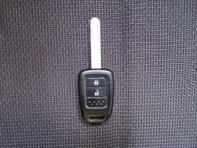 Ｎ－ＶＡＮ Ｌ　４ＷＤ　ホンダセンシング　クルーズコントロール　ＣＶＴ　横滑り防止付き　オートライト　オートハイビーム　プライバシーガラス　電動格納式ドアミラー　ＥＣＯＮ　キーレスエントリー　ダイブダウン機構付き助手席　リアシート　ステアリングスイッチ（17枚目）