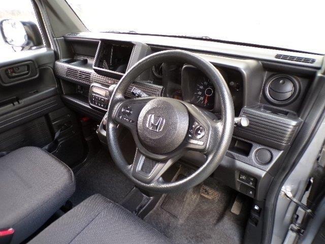 Ｎ－ＶＡＮ Ｌ　４ＷＤ　ホンダセンシング　クルーズコントロール　ＣＶＴ　横滑り防止付き　オートライト　オートハイビーム　プライバシーガラス　電動格納式ドアミラー　ＥＣＯＮ　キーレスエントリー　ダイブダウン機構付き助手席　リアシート　ステアリングスイッチ（18枚目）