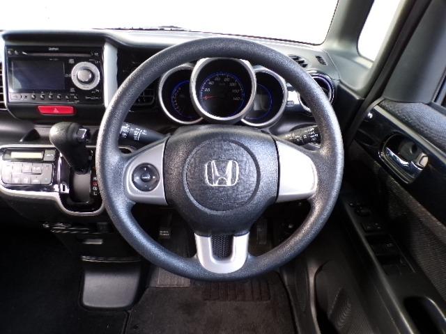 N-BOXカスタム G・Lパッケージ パワースライドドア ギャザズCDステレオ CVT ディスチャージヘッドライト ウィンカーミラー アイドリングストップ ETC 横滑り防止付き オートライト プライバシーガラス 電動格納式ドアミラー ステアリングスイッチ プッシュスタート(7枚目)