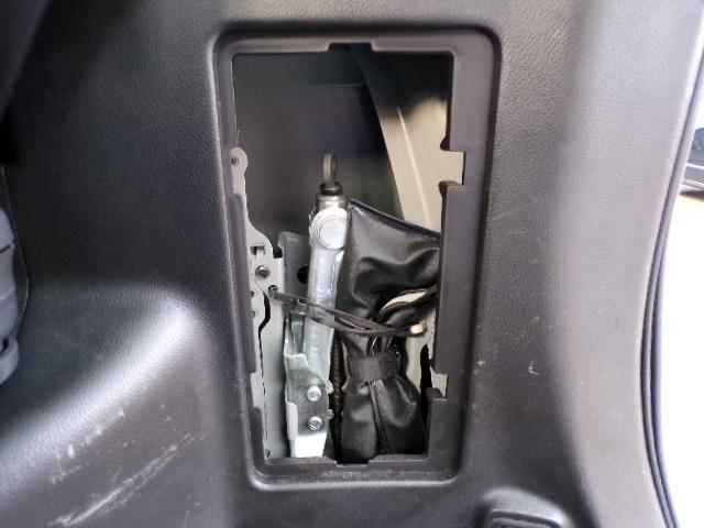 セレナ ハイウェイスター Sハイブリッド 8型ナビTV DVD CD Bluetooth バックカメラ 両側パワースライドドア アイドリングストップ 横滑り防止付き クルーズコントロール オートライト オートハイビーム LEDヘッドライト フォグ 車線逸脱警報装置(41枚目)