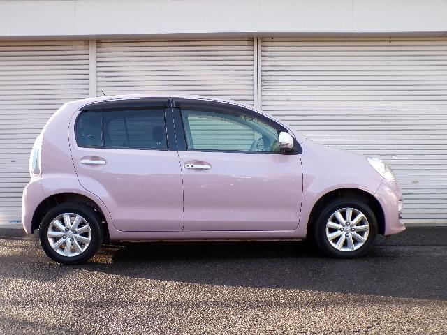 パッソ プラスハナ Gパッケージ アイドリングストップ CVT フォグランプ ETC プライバシーガラス 横滑り防止付き 電動格納式ドアミラー キーレススタート 純正14インチアルミホイール(33枚目)