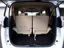 シートを起こしたままでも荷物がたっぷり積める広々ラゲッチスペース！