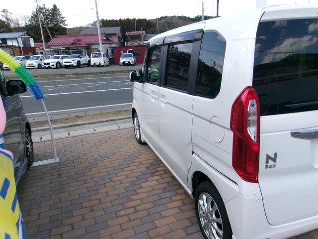 Ｎ－ＢＯＸ Ｇ・Ｌホンダセンシング　メモリーナビＴＶ　バックカメラ　ＬＥＤヘッドライト　左側パワースライドドア　社外１４インチアルミホイル　オートクルーズコントロール　ＥＴＣ車載器　スマートキー　４ＷＤ（3枚目）