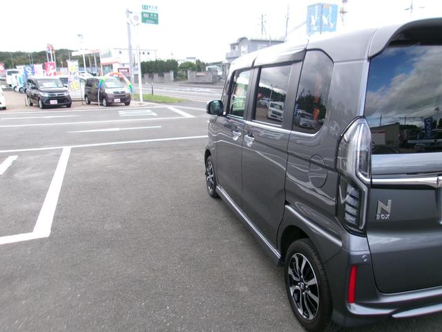 N-BOXカスタム G・Lホンダセンシング メモリーナビTV バックカメラ LEDヘッドライト フォグライト 左側パワースライドドア 純正14インチアルミホイル ETC車載器 スマートキー(3枚目)