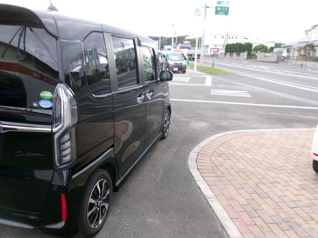 N-BOXカスタム G・Lホンダセンシング メモリーナビTV バックカメラ LEDヘッドライト フォグライト 左側パワースライドドア 純正14インチアルミホイル ETC車載器 スマートキー(4枚目)